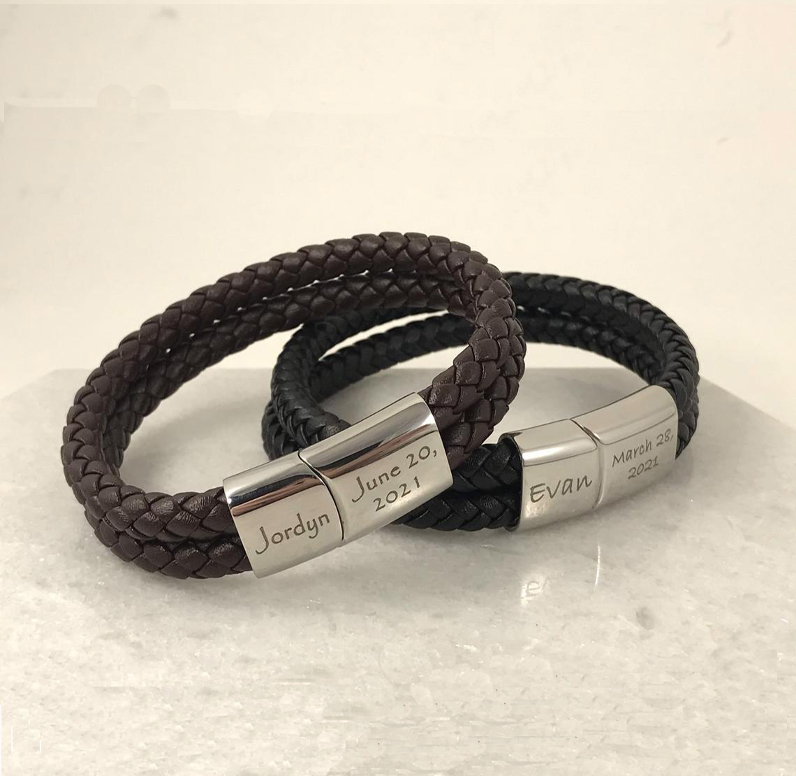 Genuine Leather Bracelet Customized Personality Engrave Name Date Stainless Steel Magnet Buckle Bangle Men Women Gifts Jewelry