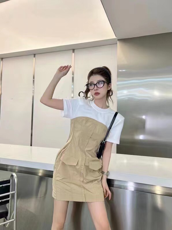 Summer Women's Dress Round Neck Short Sleeve Sweater Top Two-Color Stitched Back Zipper Skirt