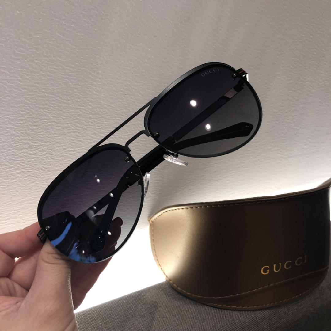 Gucci Men’s Sunglasses ASS650097