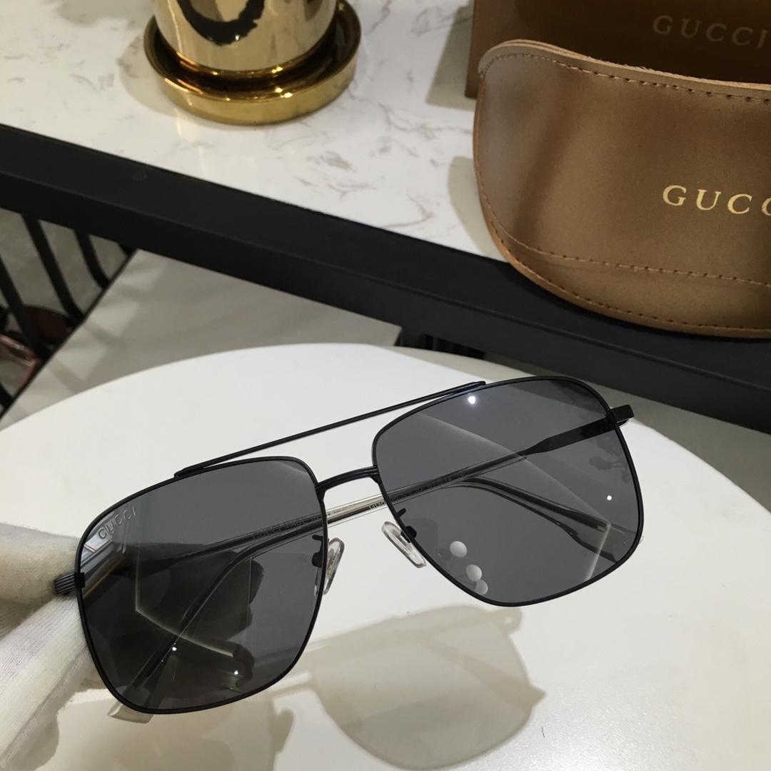 Gucci Men’s Sunglasses ASS650096
